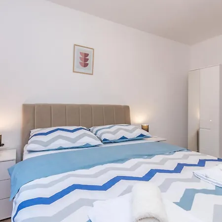 4 Bedroom Lovely In Casa de Férias